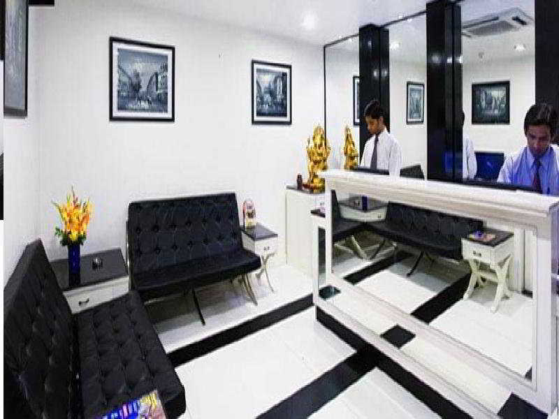 ניו דלהי Hotel Parkland, Sufderjang Enclave מראה חיצוני תמונה